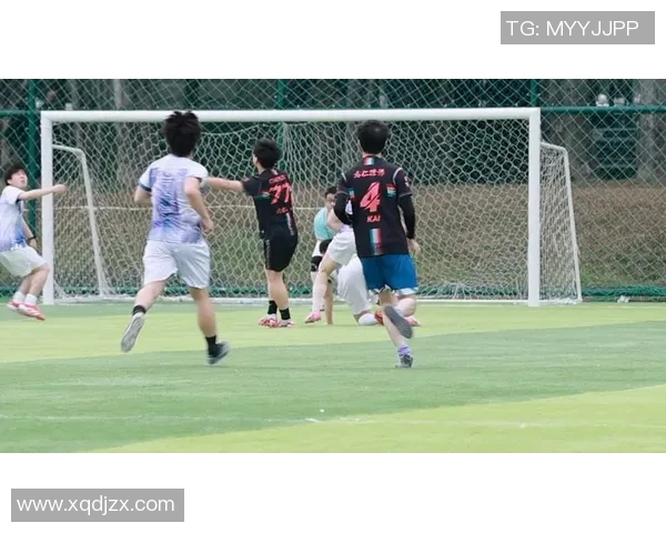 路人观看足球明星精彩瞬间的反应与感受分享